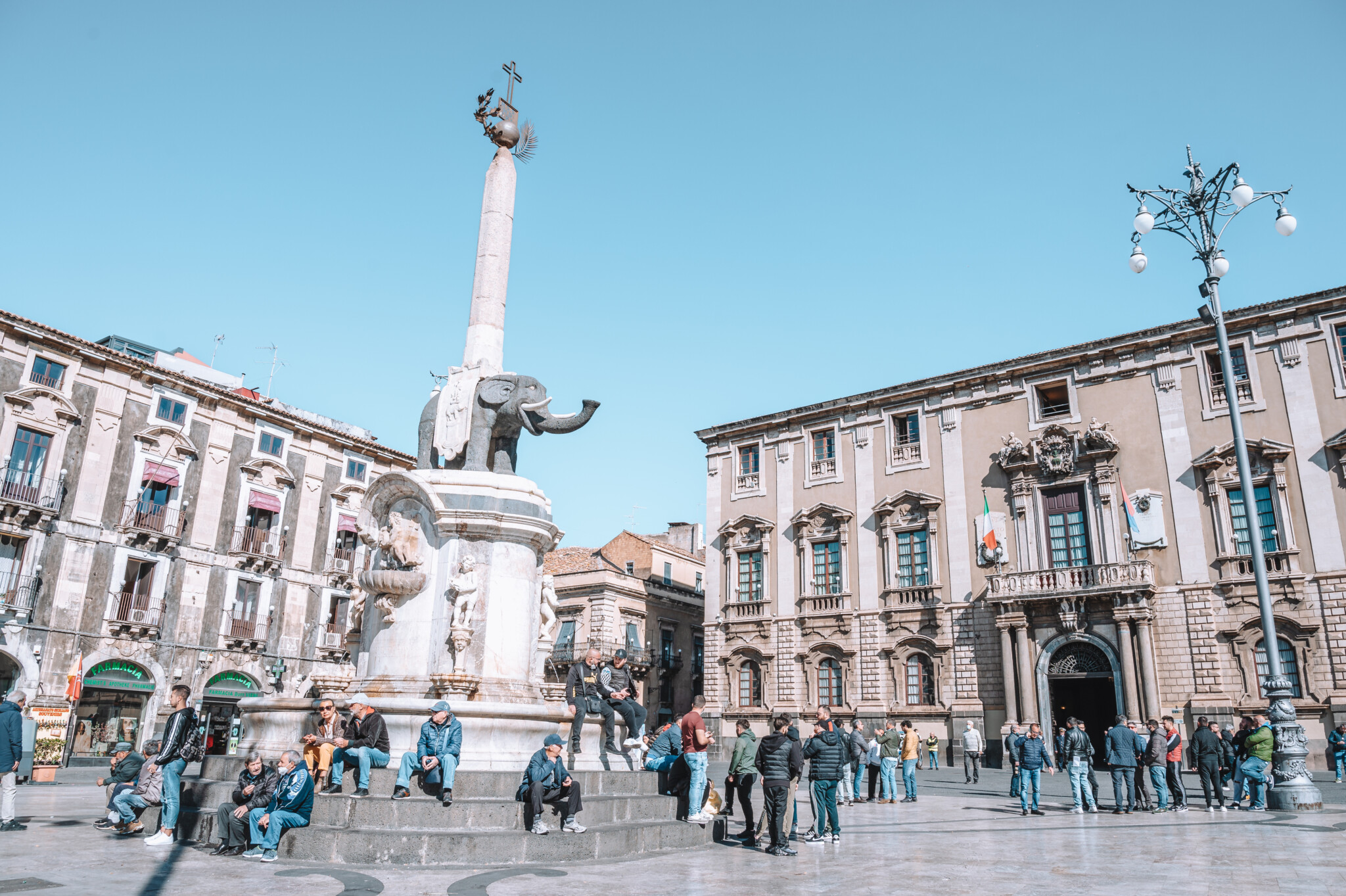 Der Elefantenbrunnen Fontana Dell’Elefante ist eine der beliebtesten Sehenswürdigkeiten in Catania