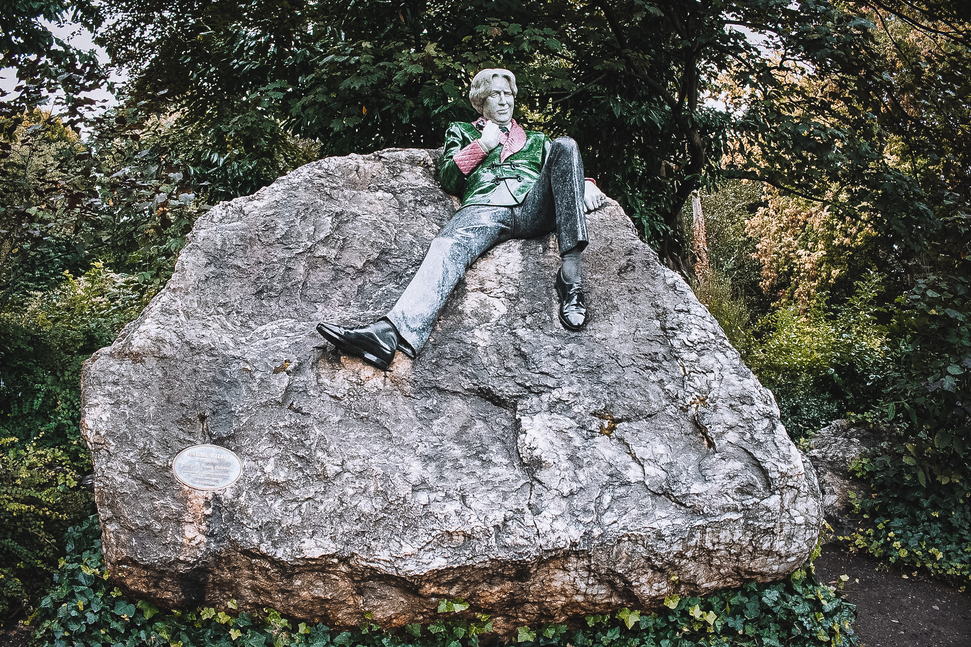 Das Oscar Wilde Memorial in Dublin ist eine der größten Sehenswürdigkeiten Dublins