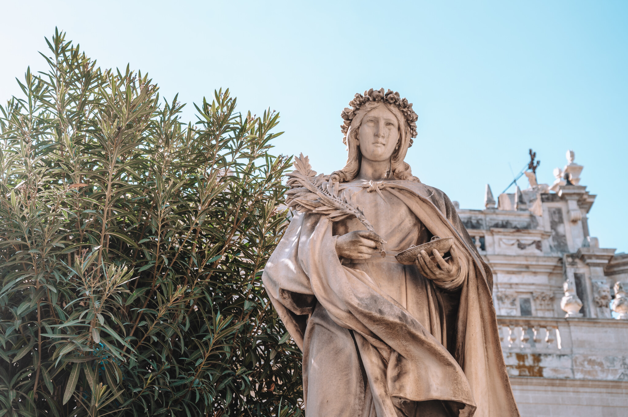 Eine Statue in Sizilien