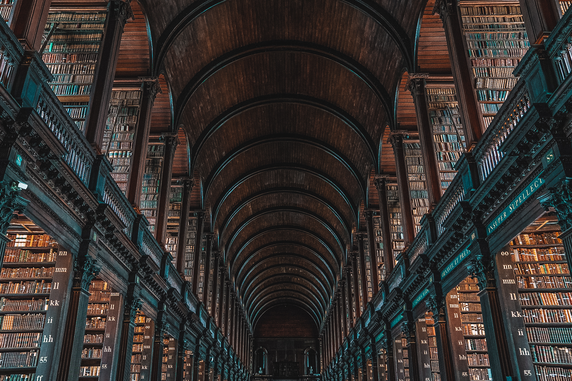 Die Bibliothek des Trinity College zählt zu den besten Sehenswürdigkeiten in Dublin