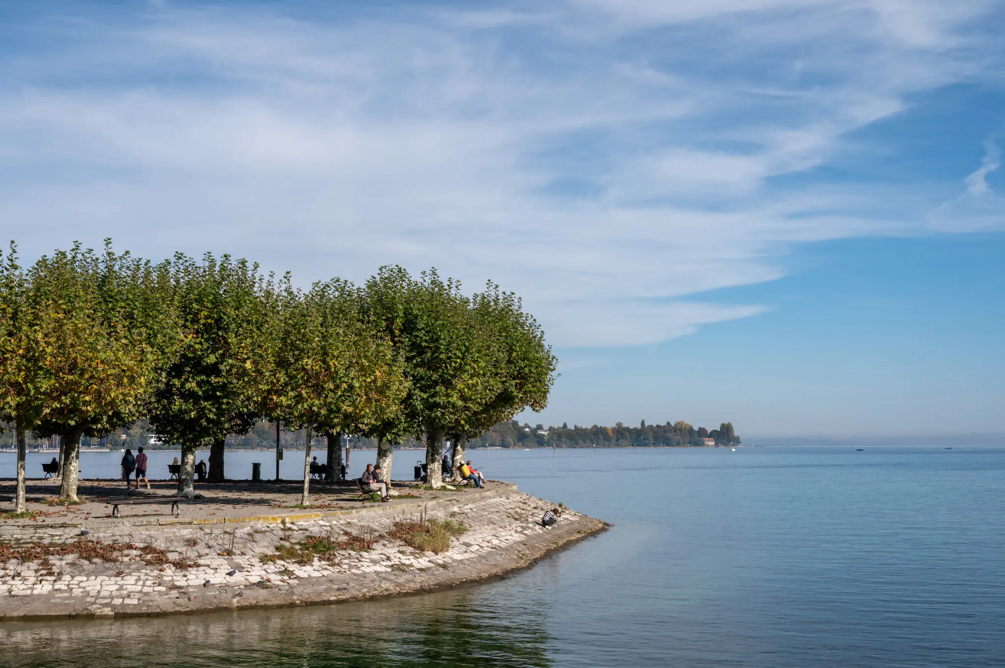 Die Promenade in Konstanz ist perfekt für einen Spaziergang