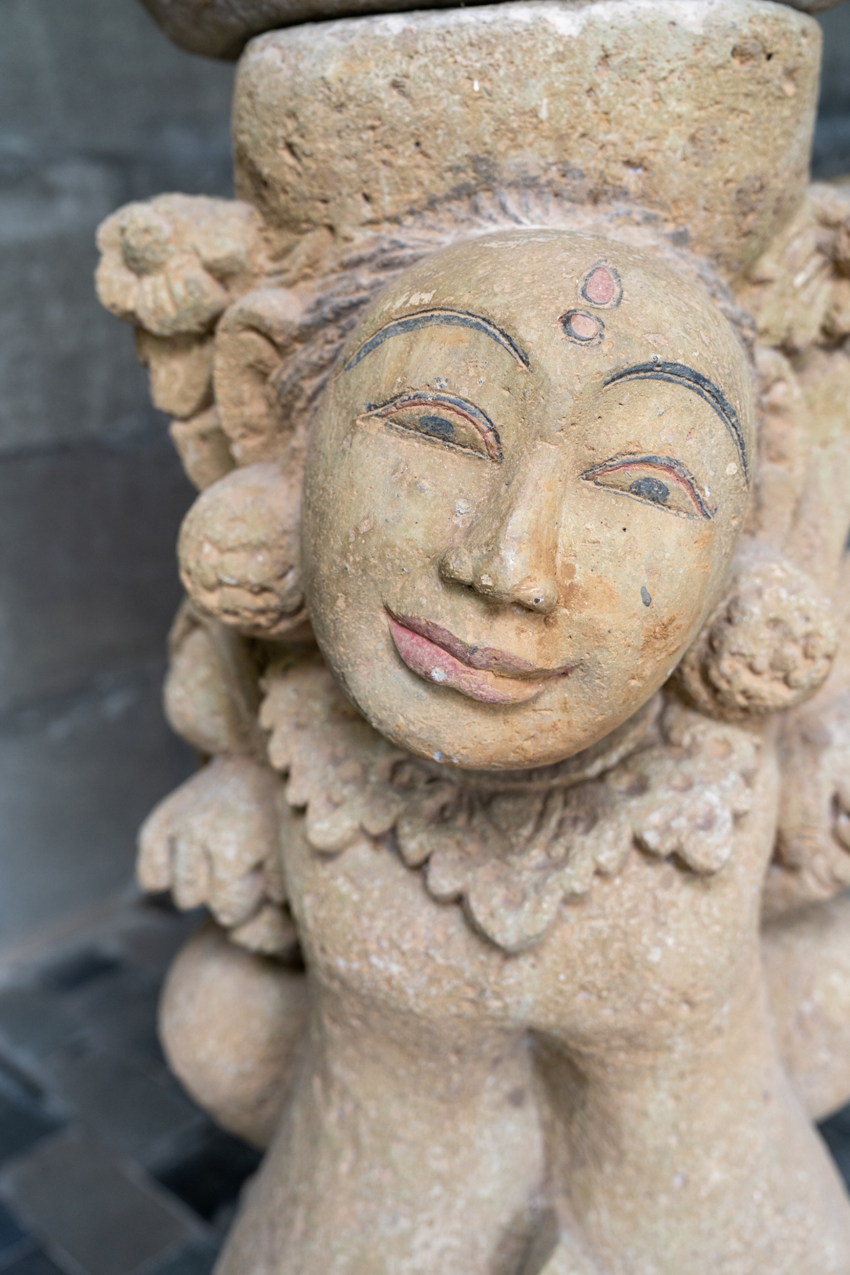 Hindu-Statue im Garten des Hyatt Regency auf Bali