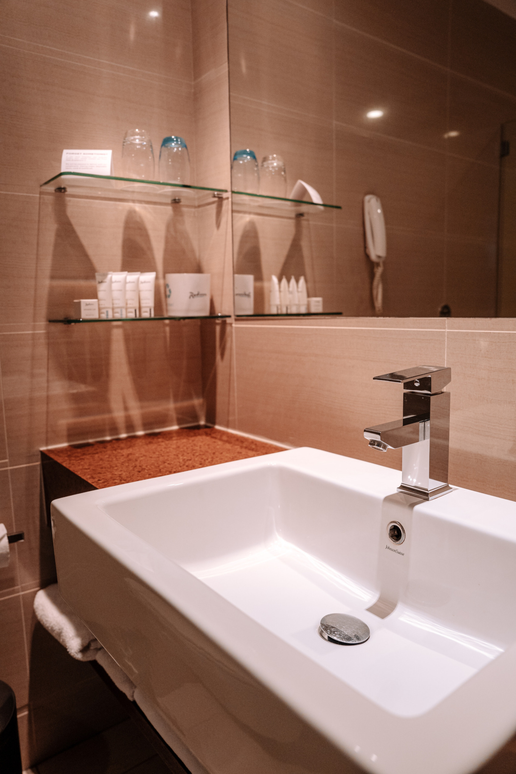 Badezimmer im Radisson Blu Hotel Bandar Seri Begawan