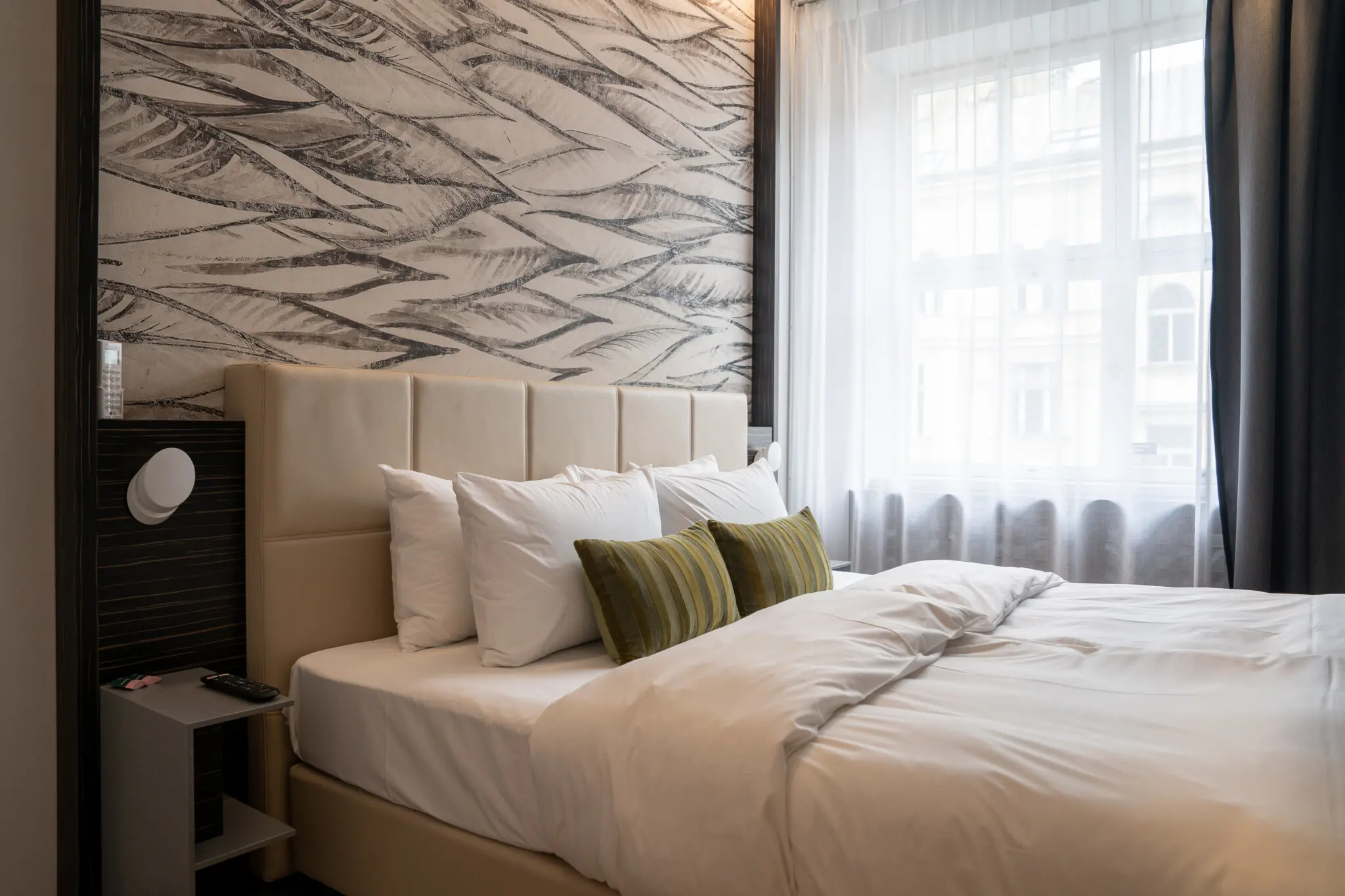 Das Schlafzimmer im numa Poise Prag ist riesig