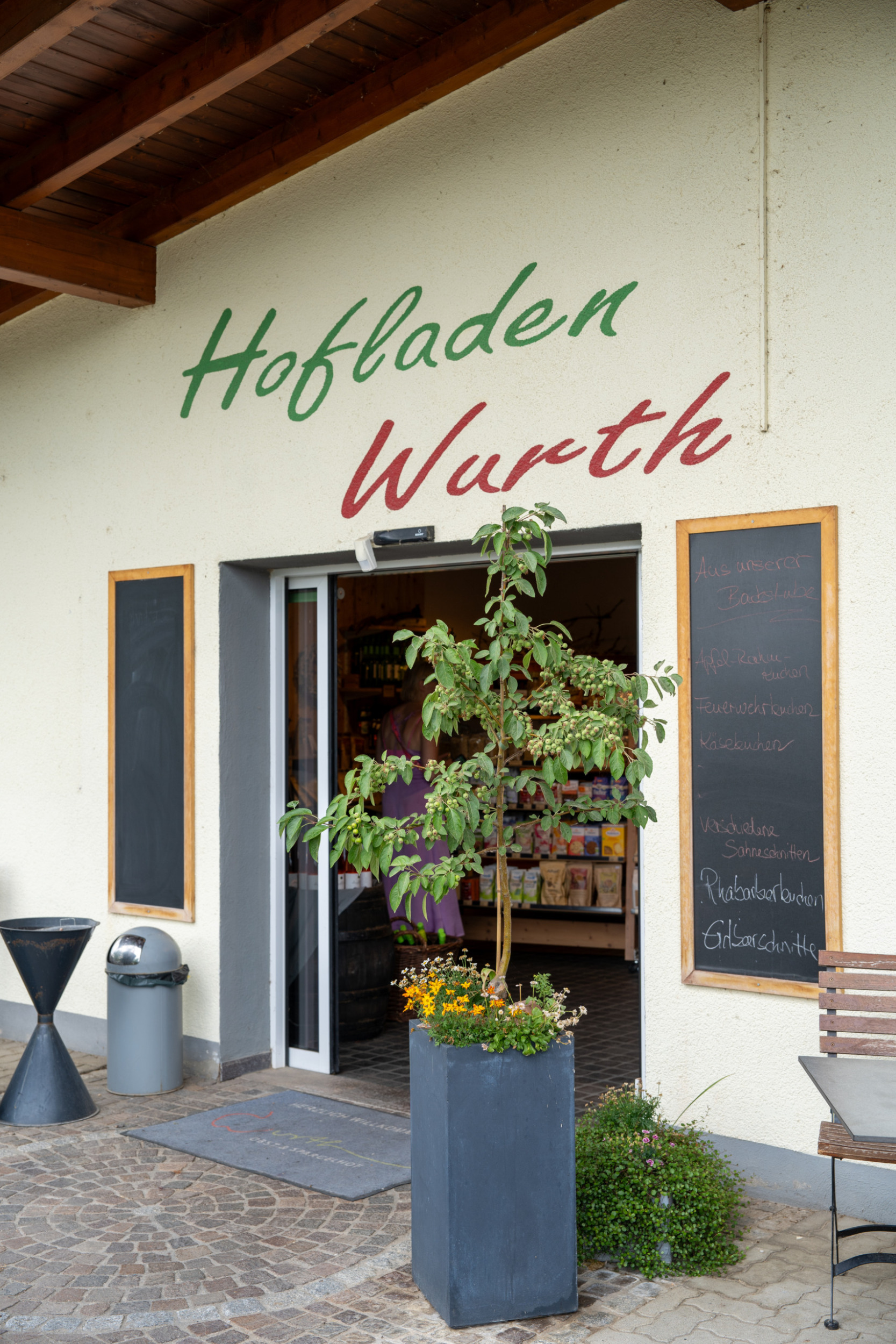 Auf dem Obst- und Spargelhof Wurth könnt ihr frisches Obst und Gemüse probieren