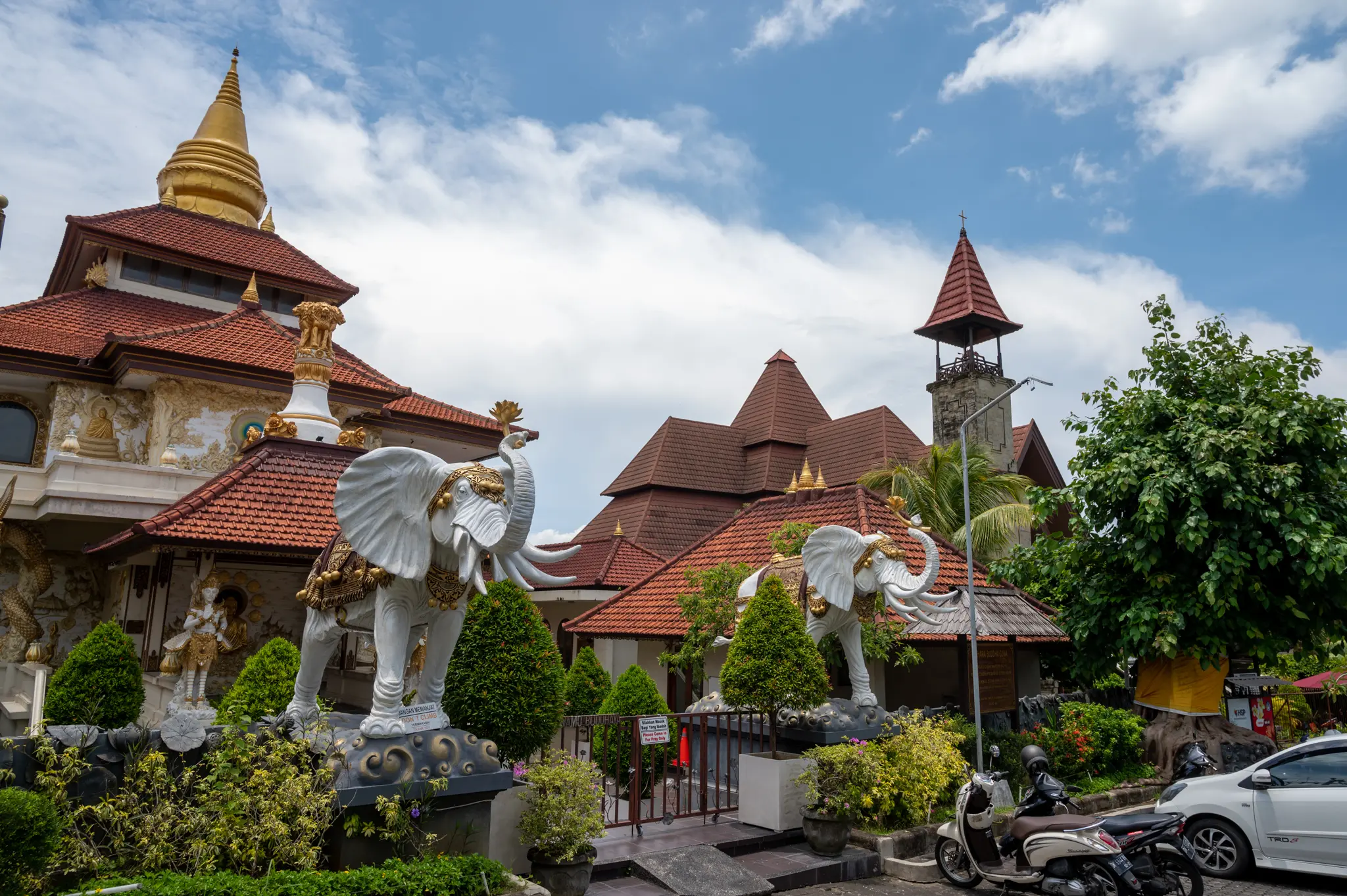 Die Tempelanlage in Nusa Dua vereint mehrere Religionen