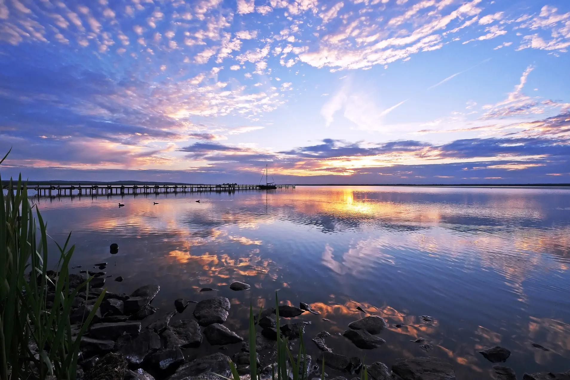 Mit einer Fläche von 29,1 km² ist das Steinhuder Meer der größte See Nordwestdeutschlands und einer der schönsten Seen in Deutschland