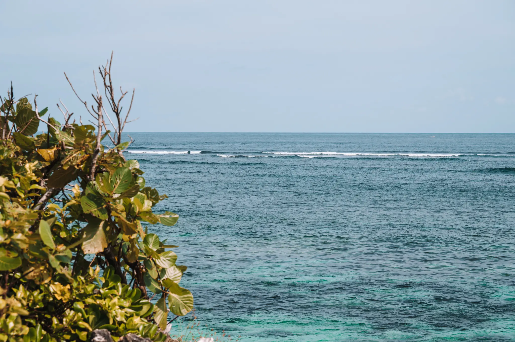 Surfen geht in Nusa Dua besonders in der Regenzeit