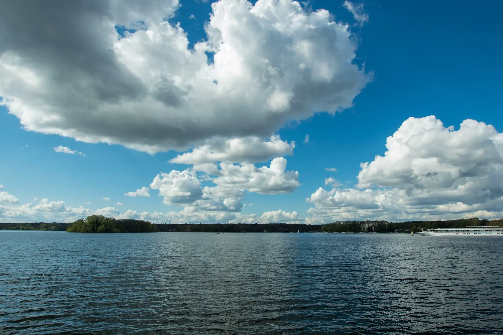 Mit seinen sieben Inseln ist der Tegeler See ein wahrhaft idyllischer Ort