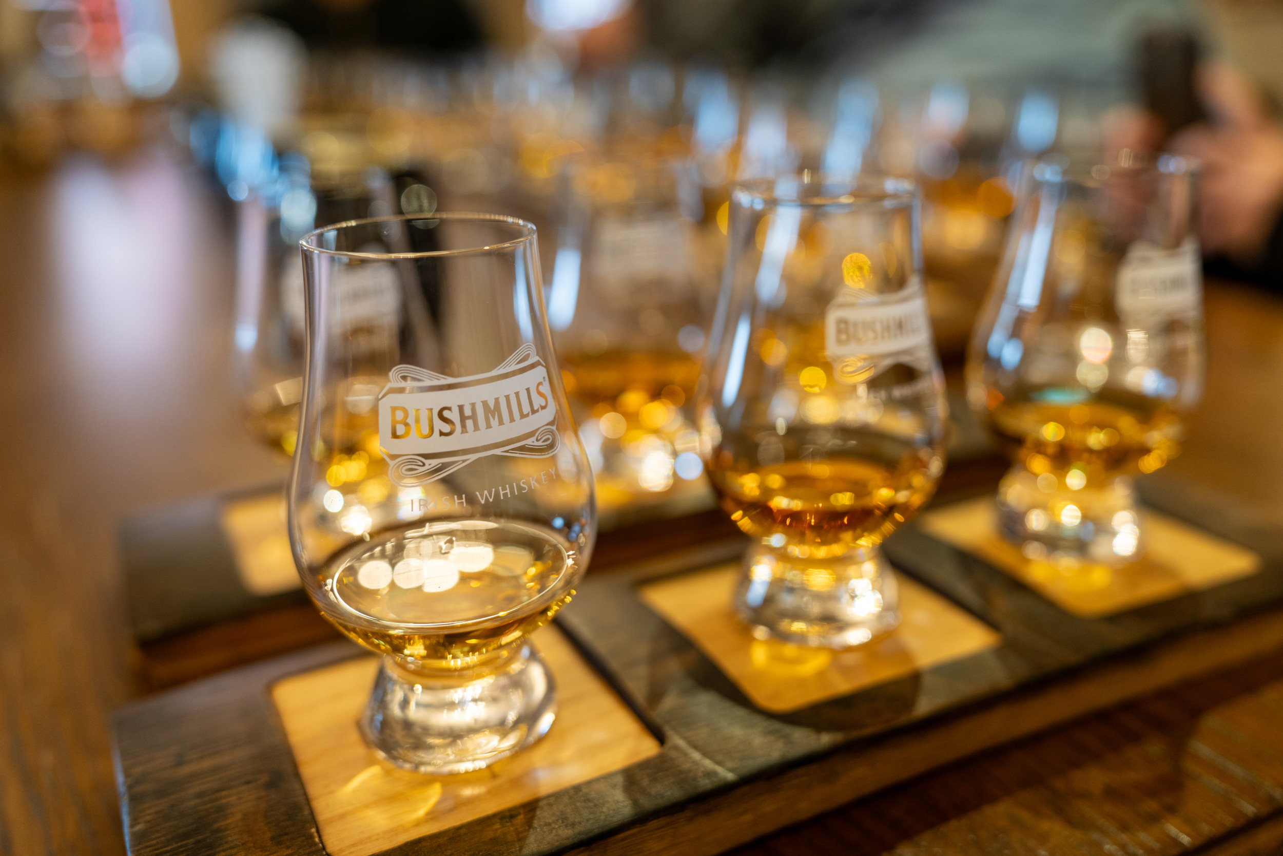 Die Old Bushmills Distillery ist immer einen Besuch wert