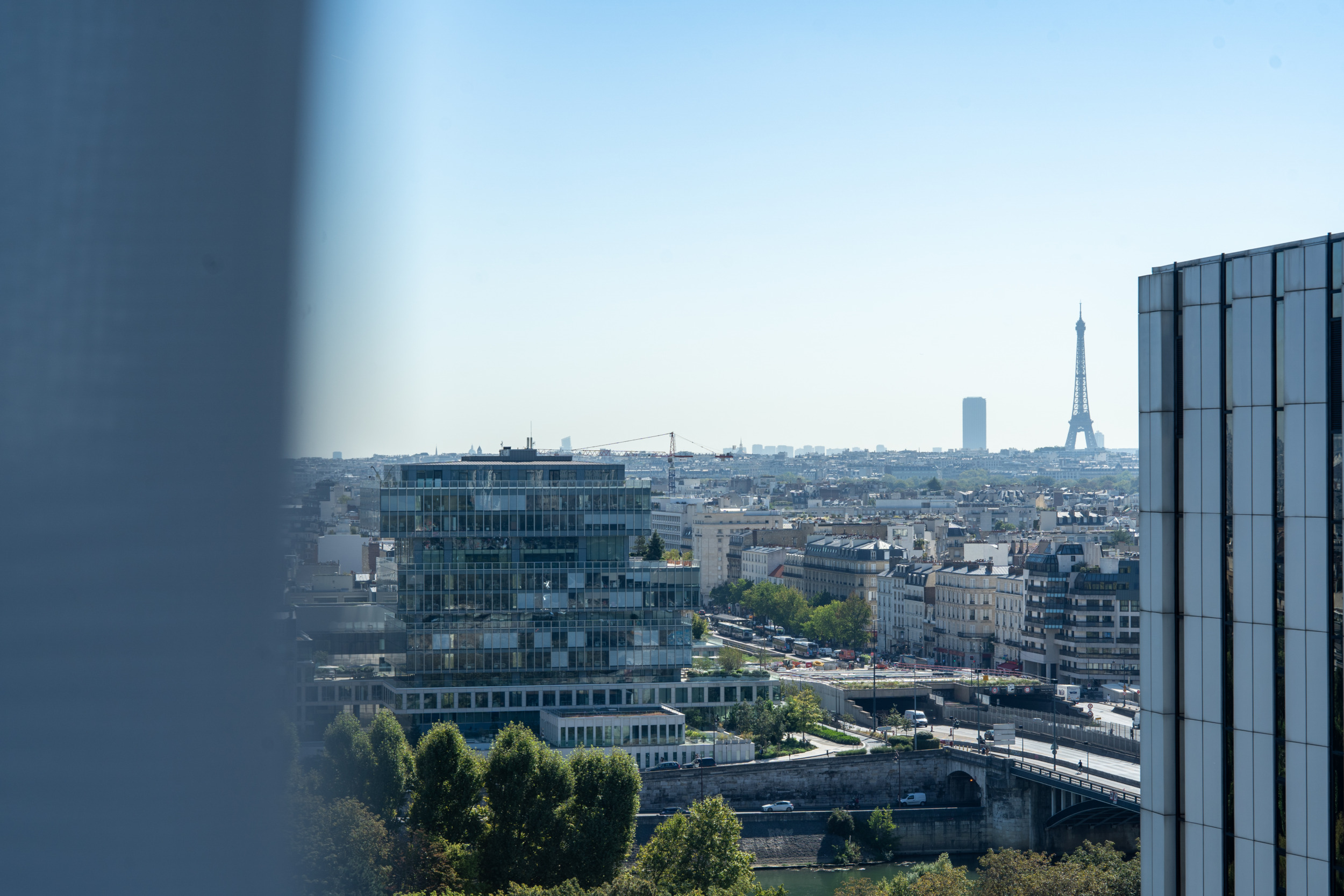 Der Ausblick vom Balkon des Apartements im Citadines La Défense – bis zum Eiffelturm