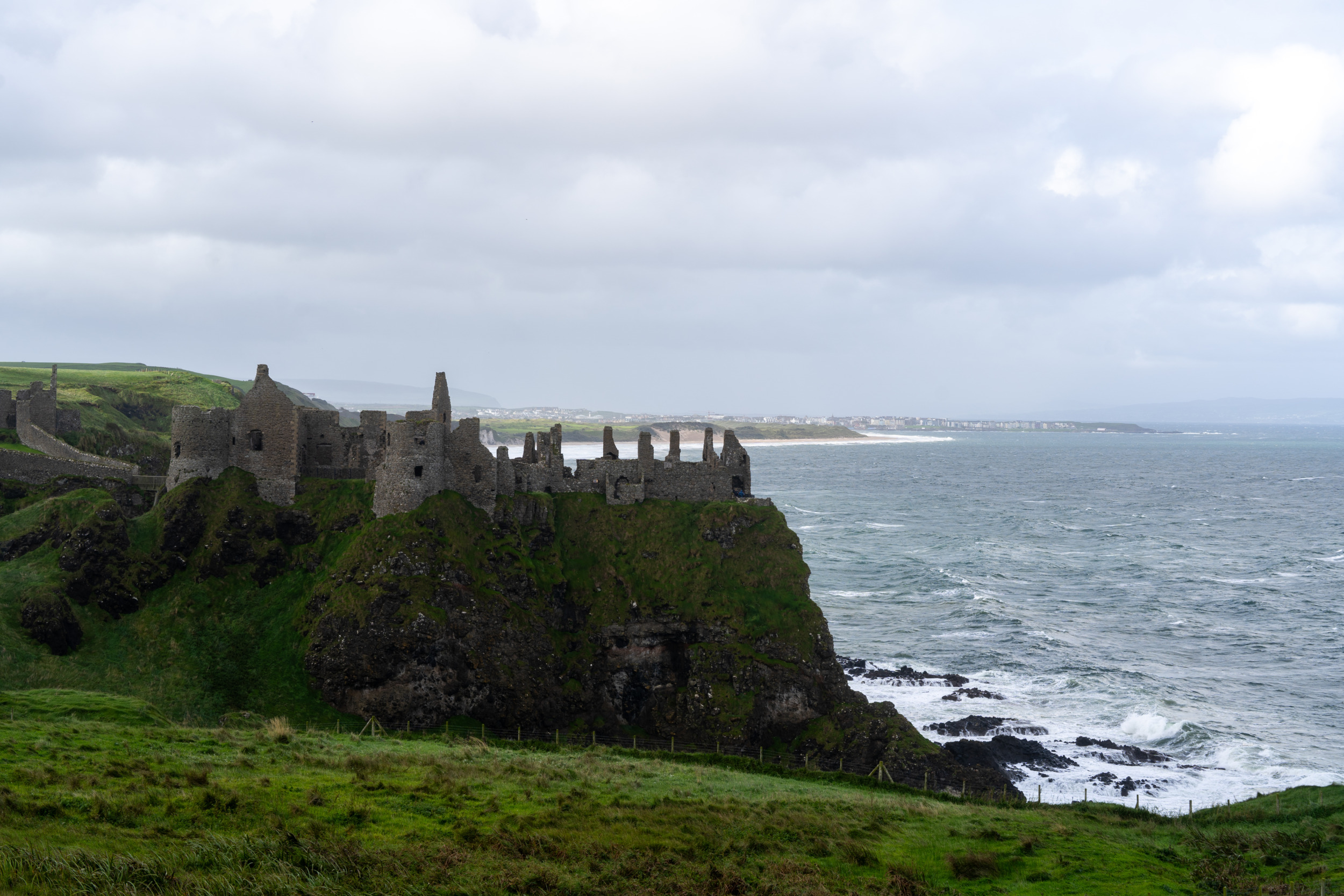 Duncluce Castle ist bereits von Weitem ein echtes Highlight