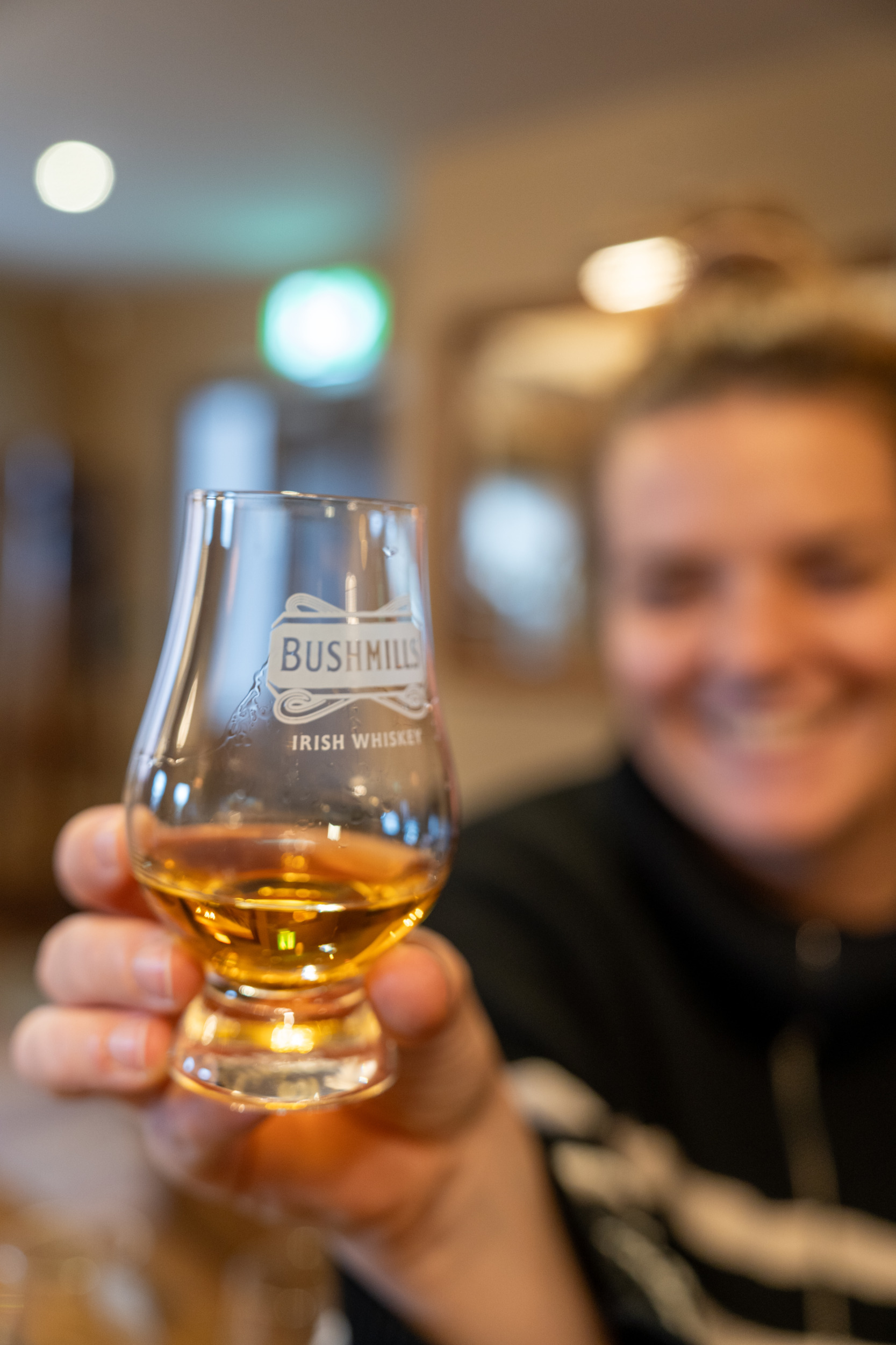 Bei einer Führung in der Old Bushmills Distillery lernt ihr alles über Whiskey