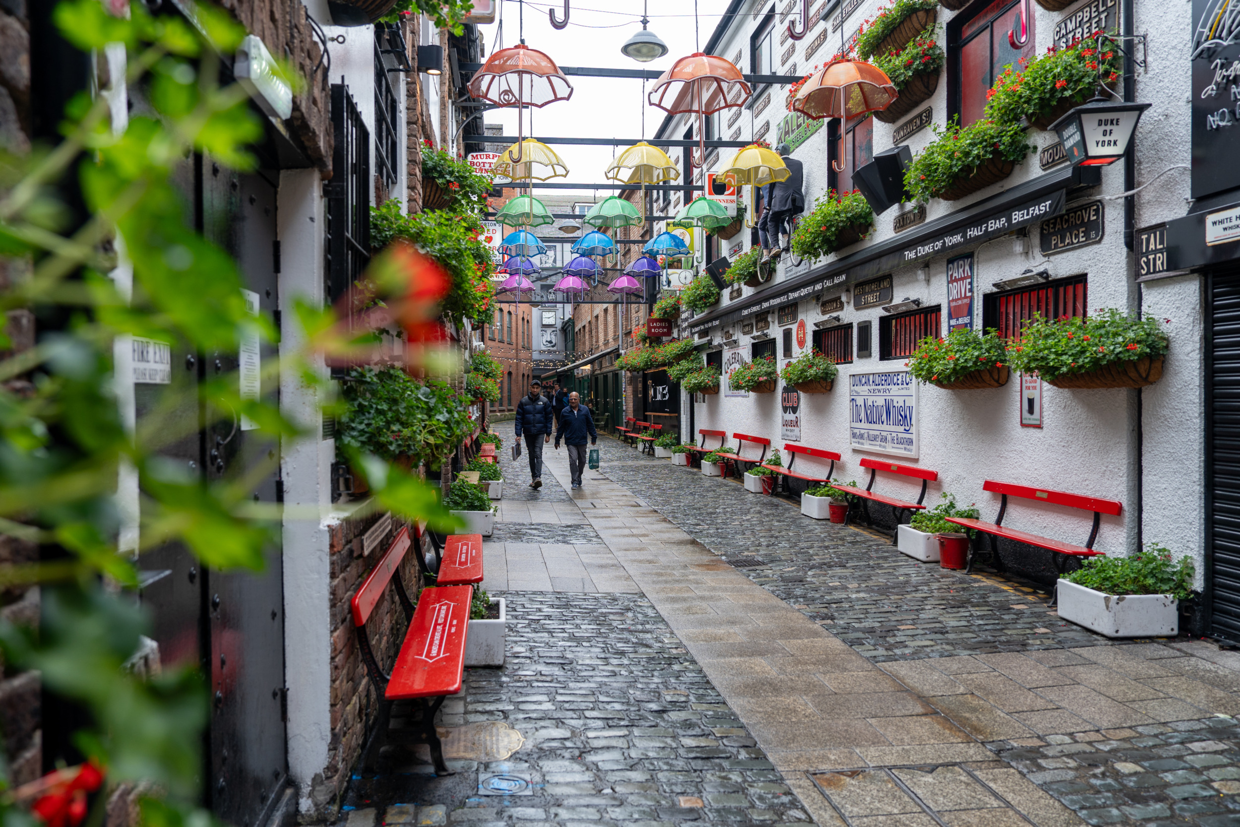 Das Cathedral Quarter ist gerade am Abend richtig wuselig