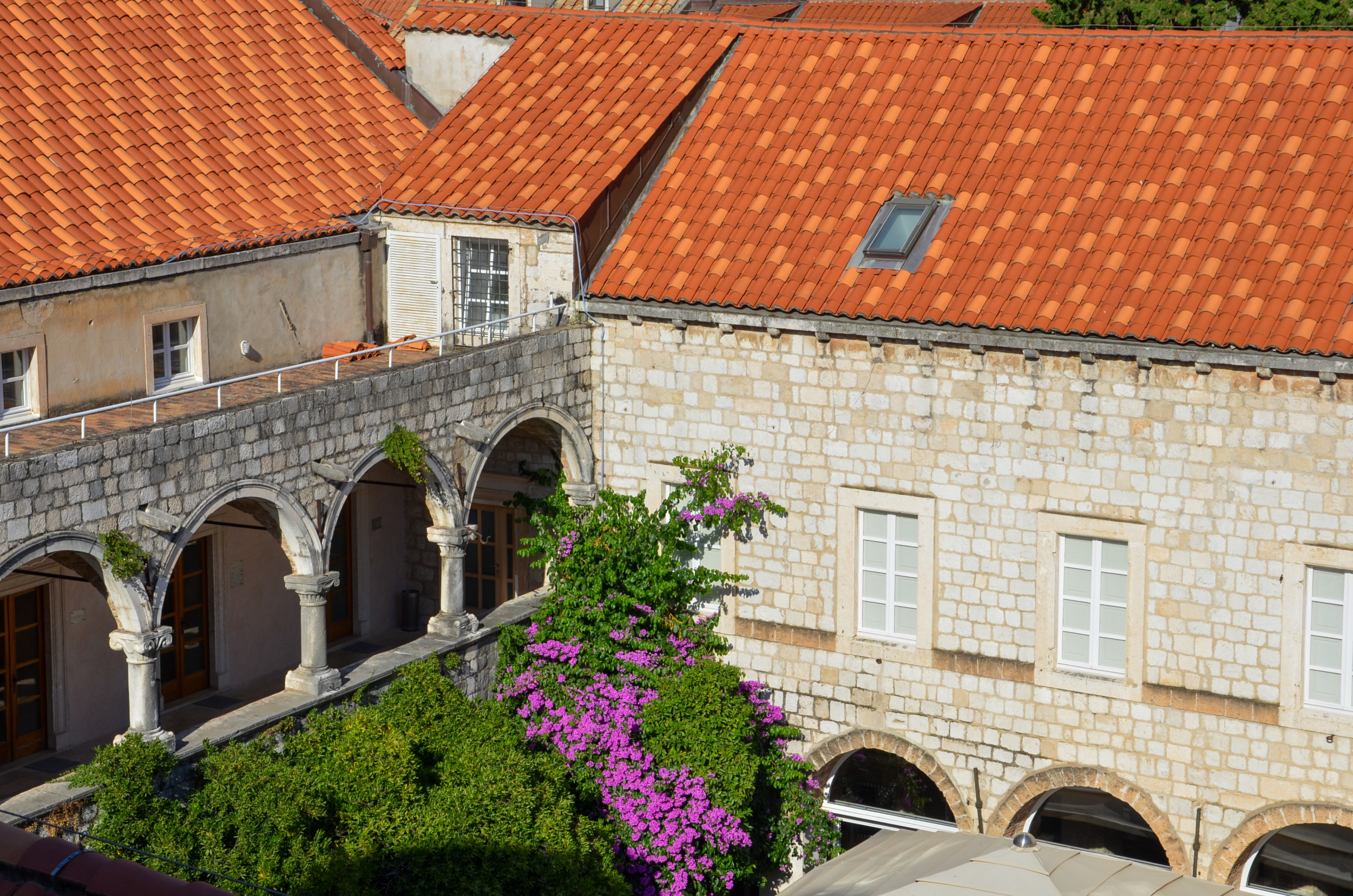 Das Franziskaner Kloster in Dubrovnik kann einige Geschichten erzählen