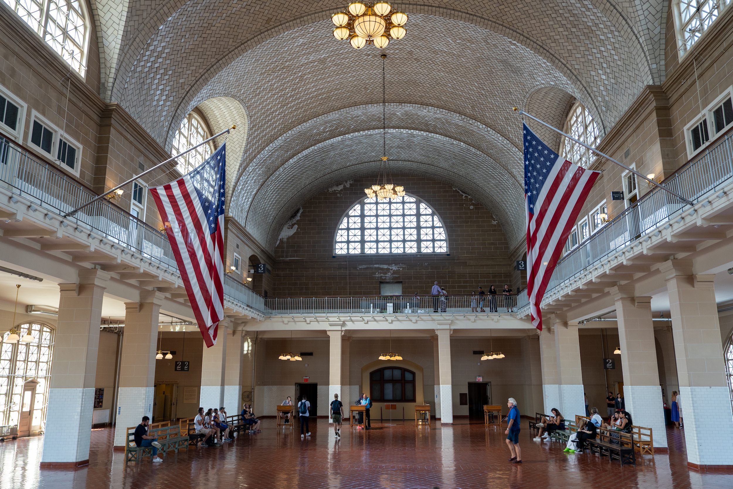 Auf Ellis Island könnt ihr tief in die Einwanderergeschichte der USA eintauchen