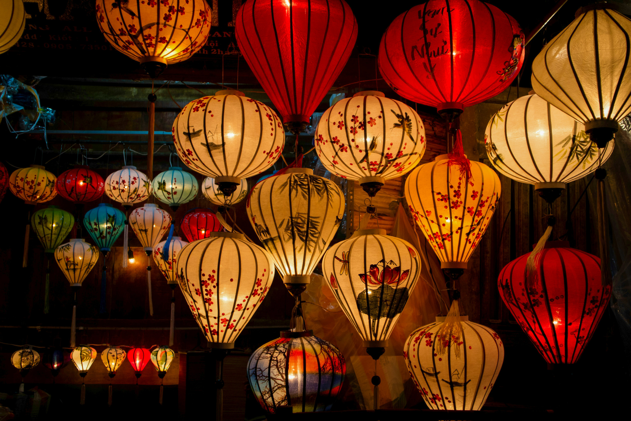 Besonders am Abend werdet ihr spüren, warum Hoi An auch die Stadt der 1000 Laternen genannt wird