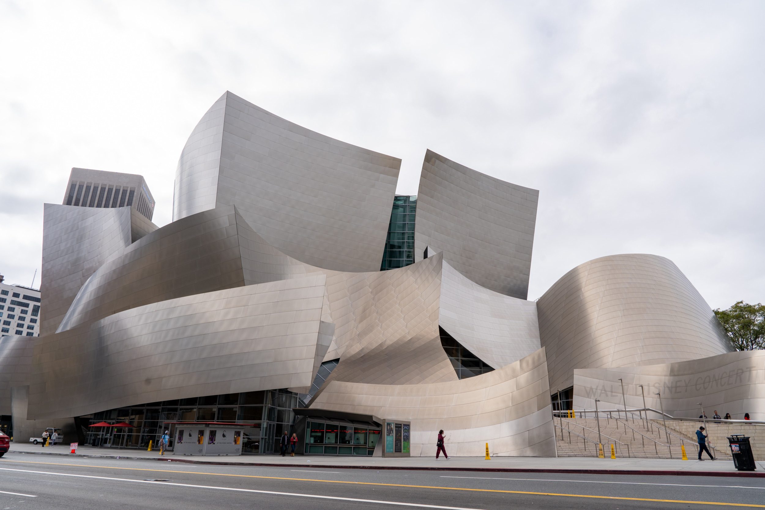 Die Walt Disney Concert Hall ist allein architektonisch ein Highlight