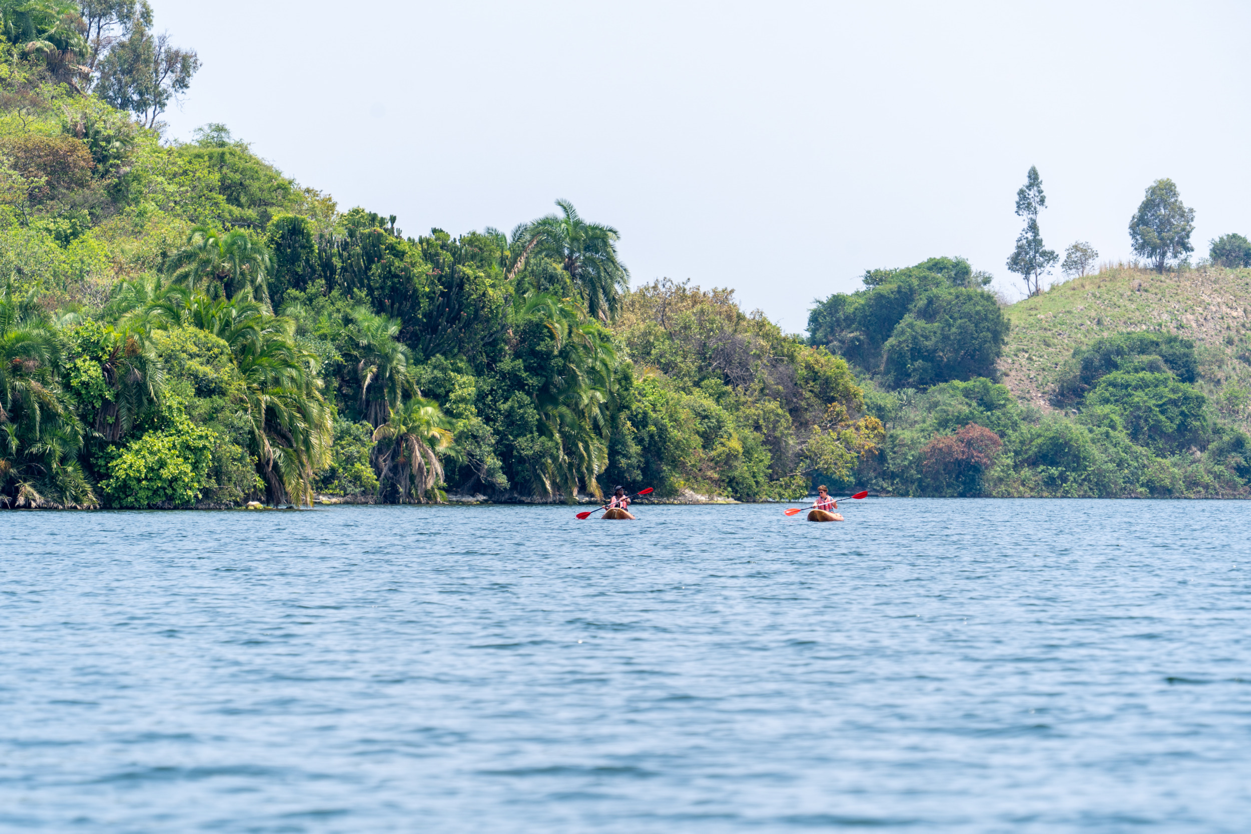 Am Lake Kivu könnt ihr sogar Kanufahren und Kayaken