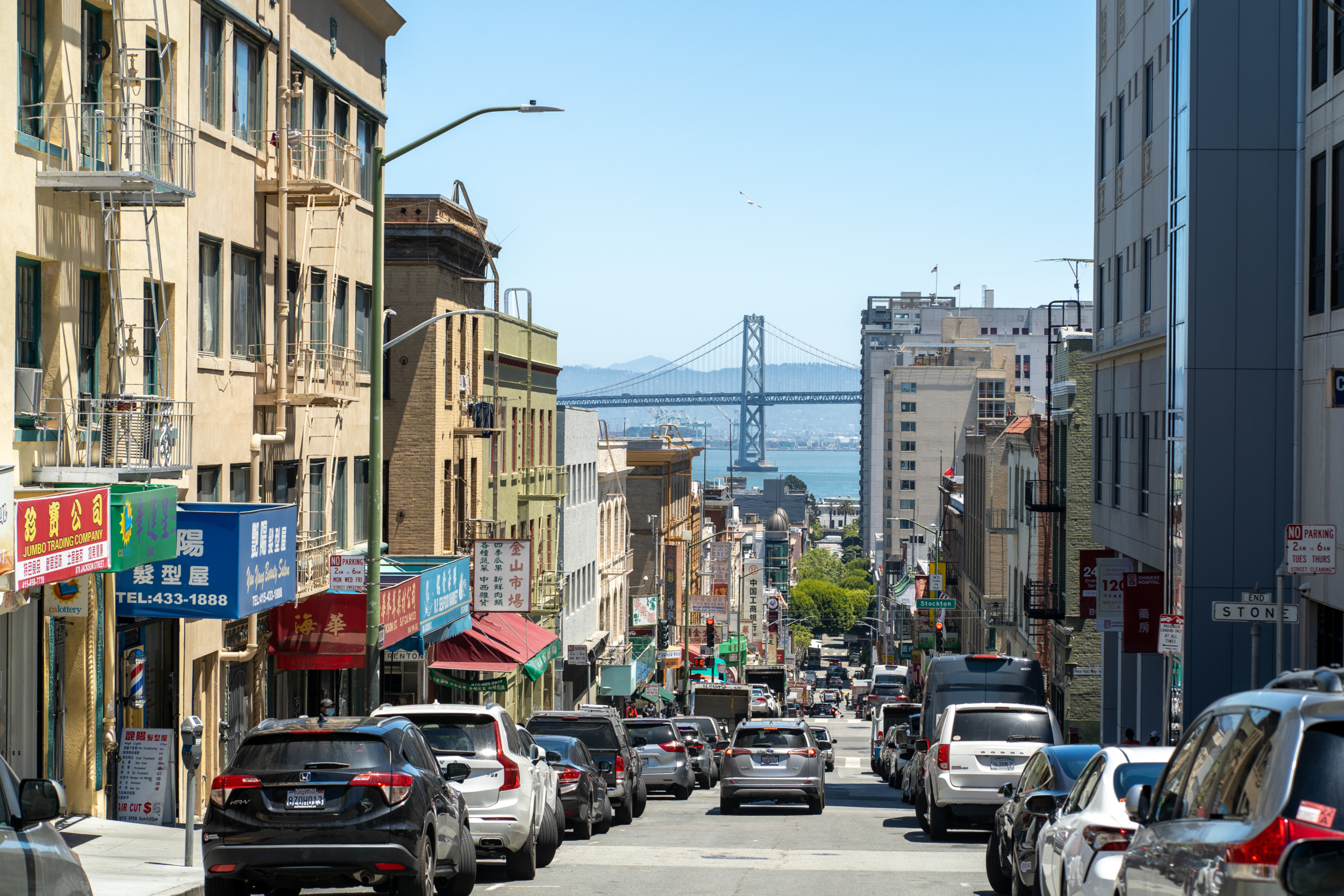 Immer wieder entdeckt man in San Francisco einen Blick auf die Golden Gate Bridge