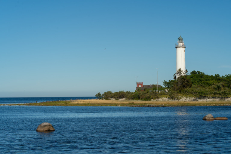 Der Lange Erik steht an der nördlichen Spitze der Ostseeinsel Öland