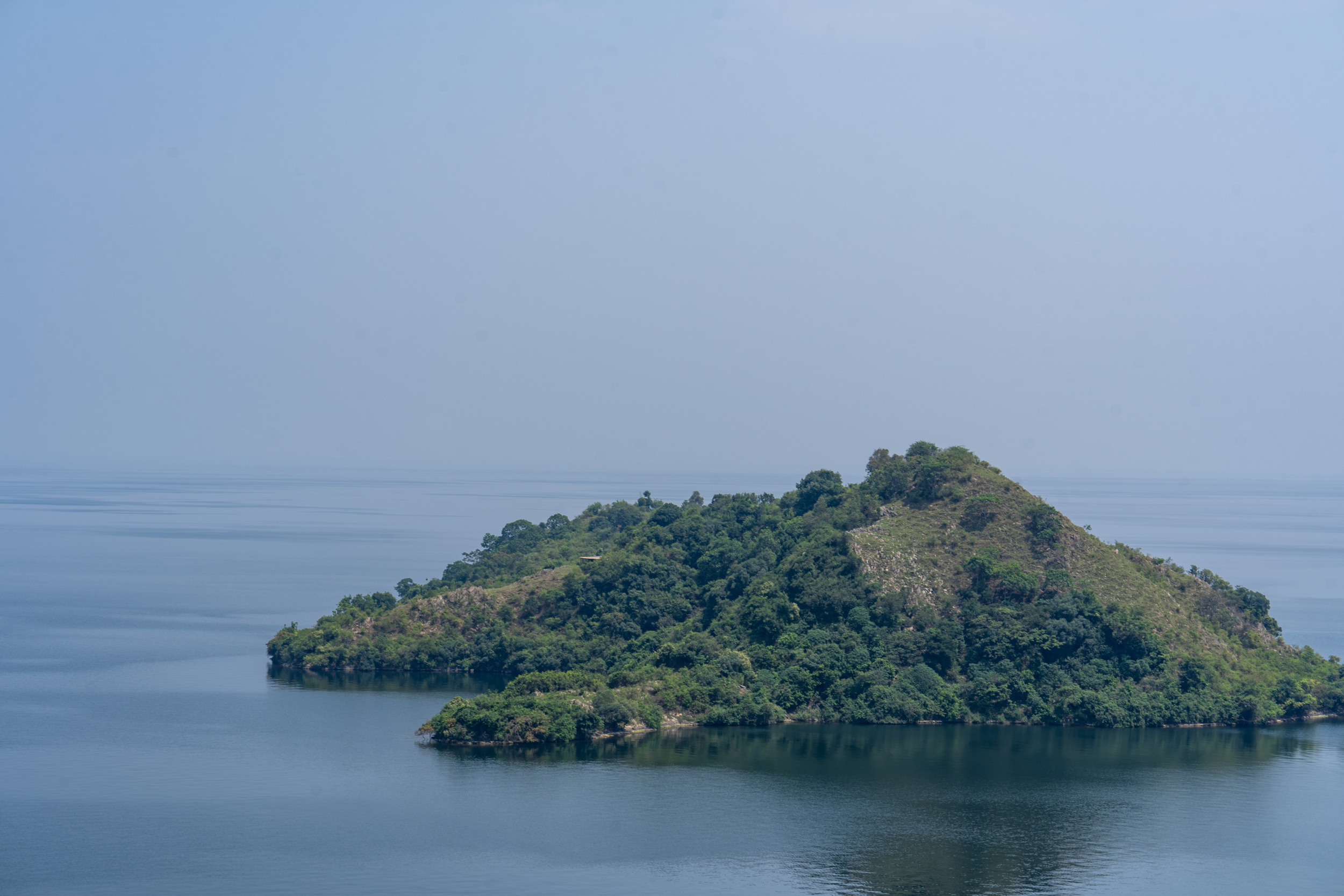 Mehr als 200 Inseln liegen im gigantischen Lake Kivu