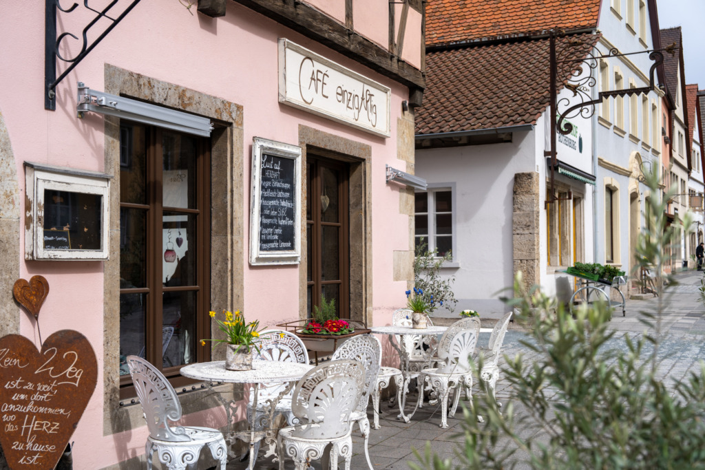 Das Café Einzigartig verzaubert mit besonderem Décor