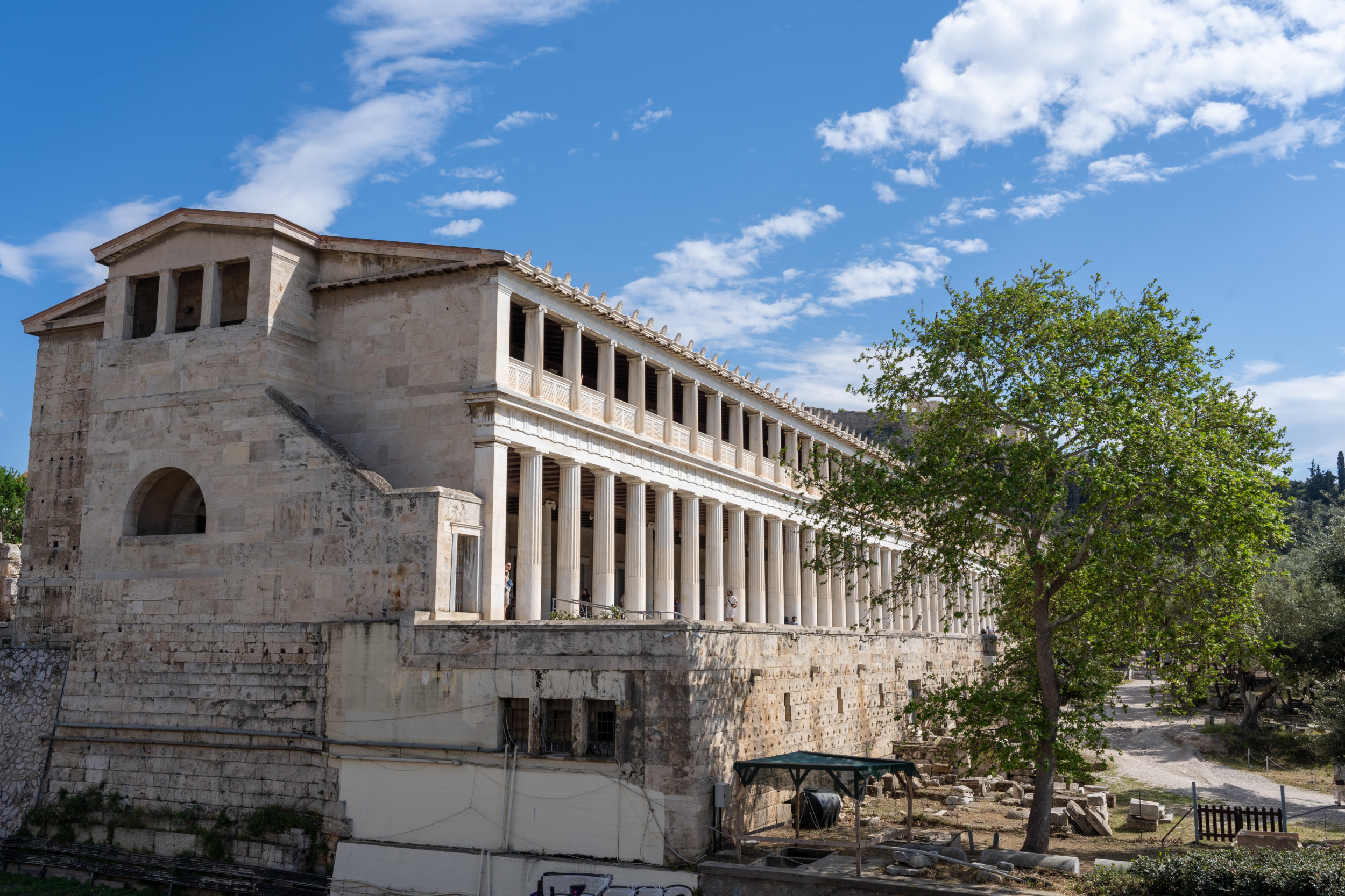 Die Hadriansbibliothek sollte bei deinem Athen-Besuch nicht fehlen