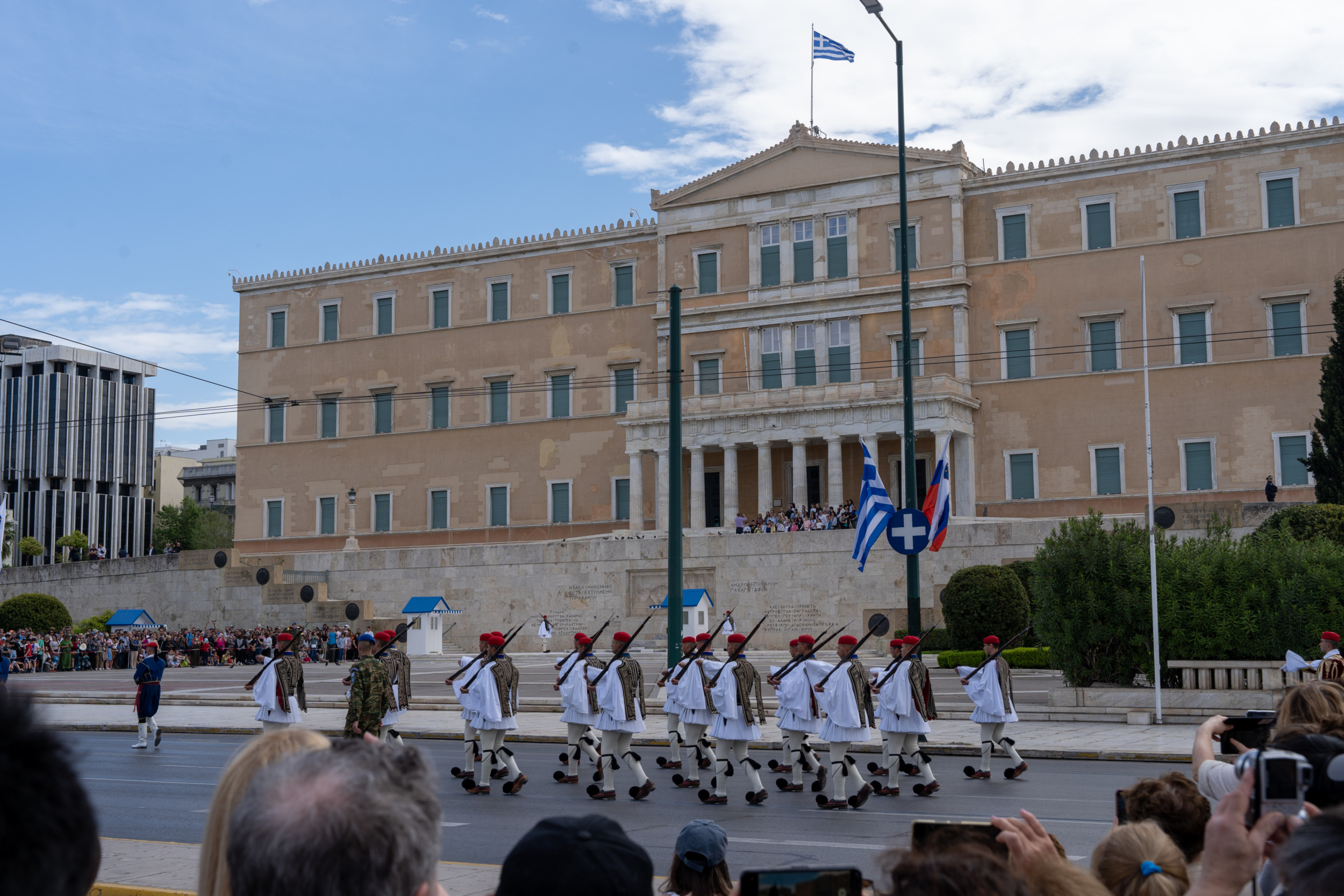 Die Wachablösung ist am Sonntag auf dem Syntagma-Platz ein echtes Highlight