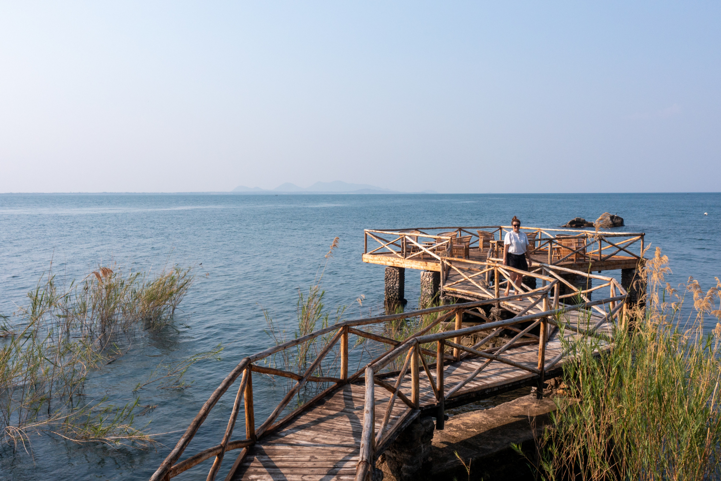 Malawisee-Steg der Blue Zebra Island Lodge, eines der schönsten Lodges in Malawi