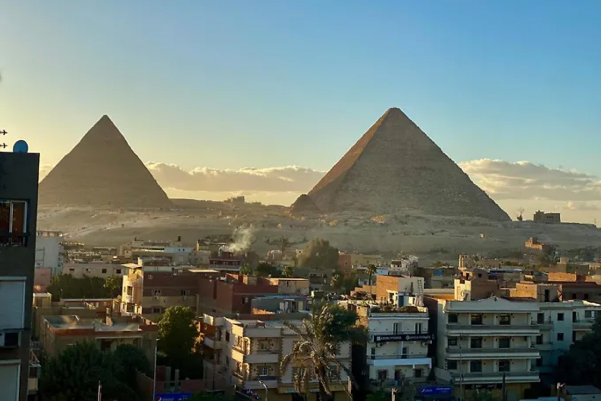 Moonlight Pyramids View Inn