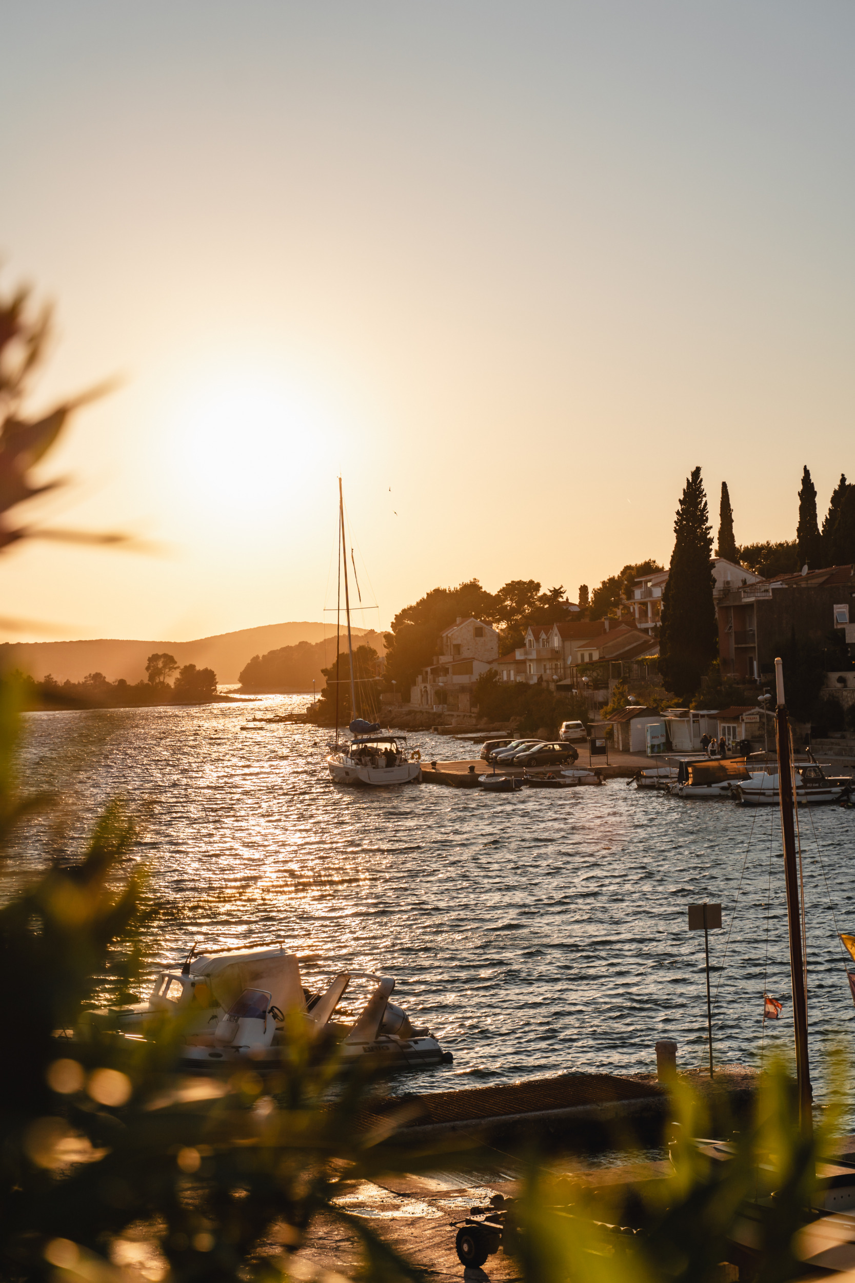 Sonnenuntergang im Hafen von Maslinica auf Šolta